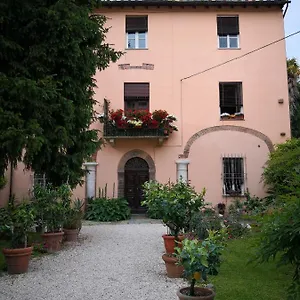 La Loggia , Lucca Italia